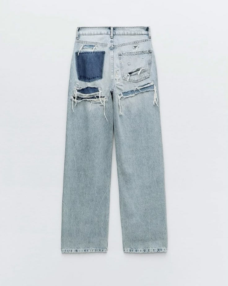 RIPPED | STRAIGHT LEG JEANS